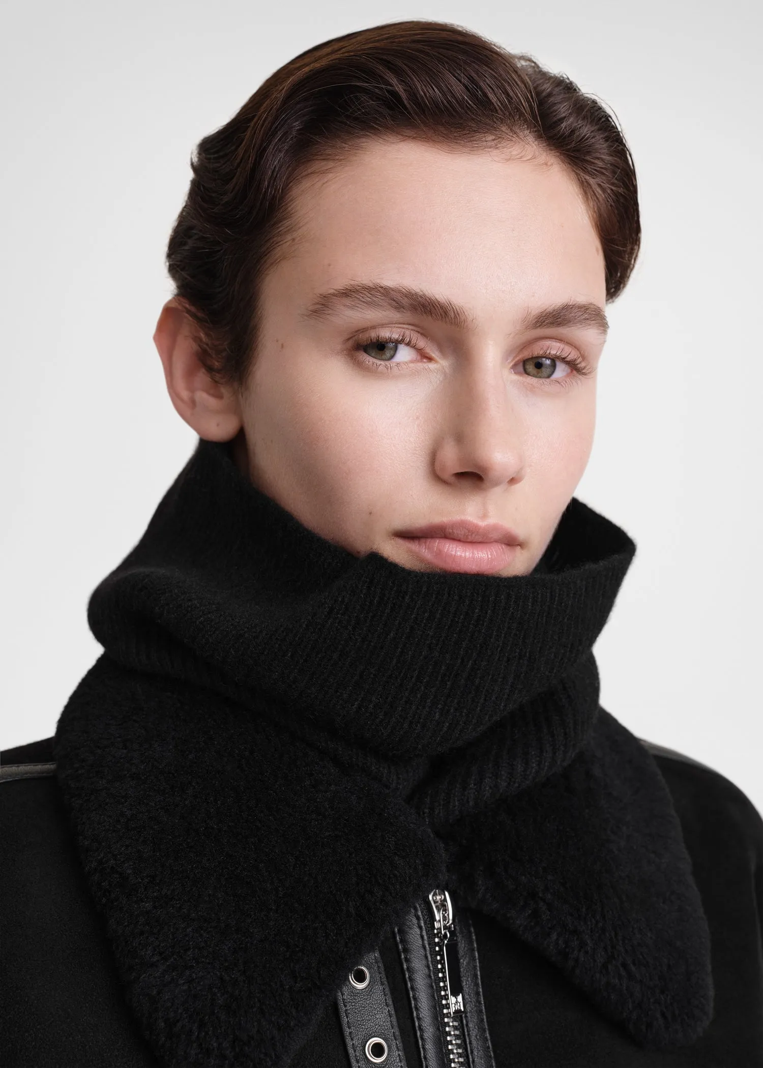 Cashmere neck warmer black
