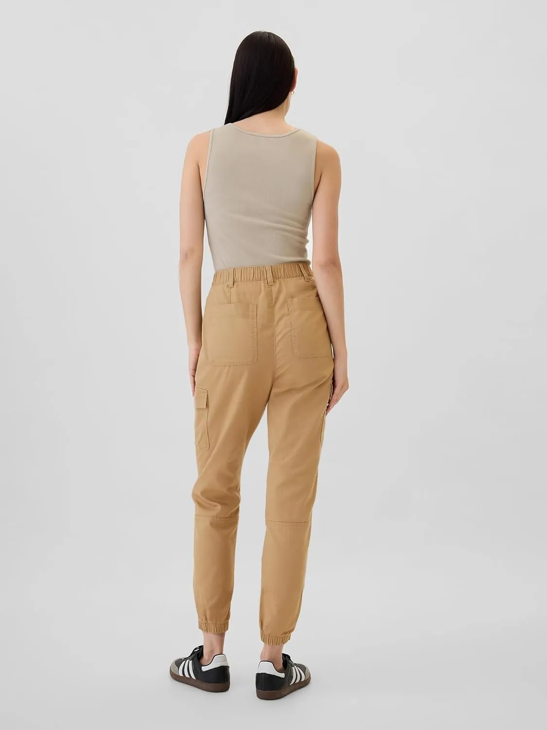 GAP Women's Girlfriend Cargo Jogger