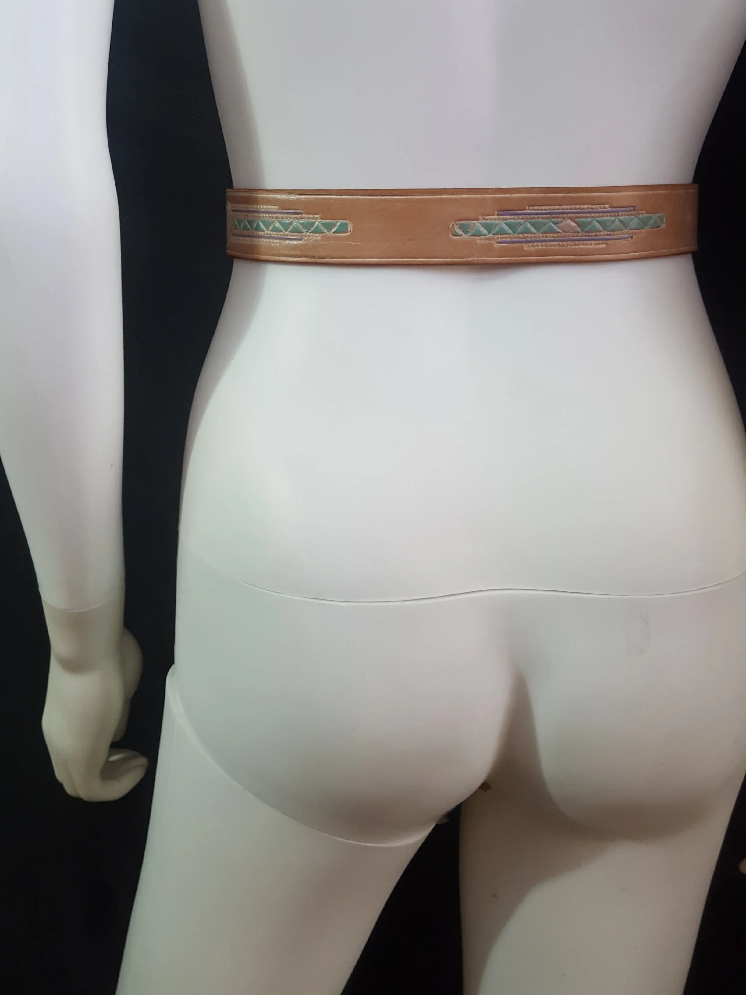 Silver Creek Tooled Leather Western Inspired Belt  sz. Small